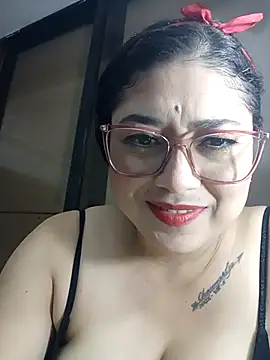 Snapshot of meikochoe chatting on 10-15-25, 03:34 meikochoe online show from 10-15-25, 03:34
