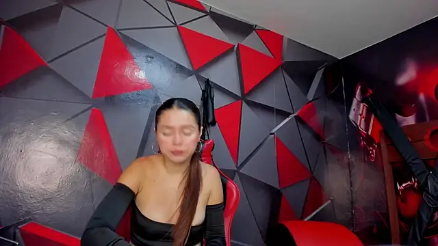 Hana and Zeta online show from 10-21-25, 12:17