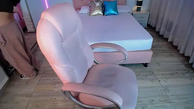 Snapshot of pettit_courtny chatting on 01-05-25, 03:22 pettit courtny online show from 01-05-25, 03:22