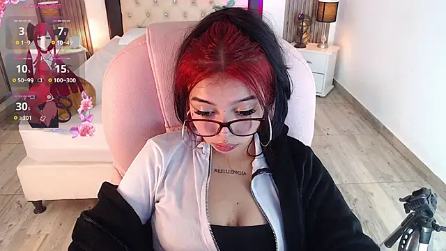 Snapshot of pettit_courtny chatting on 02-01-25, 09:54 pettit courtny online show from 02-01-25, 09:54