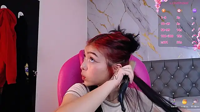 Snapshot of pettit_courtny chatting on 02-11-25, 07:38 pettit courtny online show from 02-11-25, 07:38