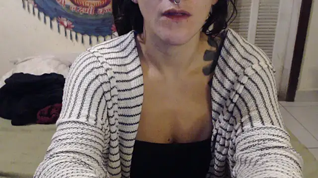 Snapshot of MissRebeka chatting on 05-12-26, 09:56 MissRebeka online show from 05-12-26, 09:56