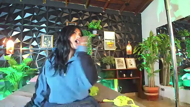 karla 999 online show from 03-18-25, 01:32