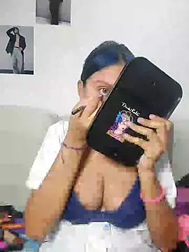 Snapshot of azulzulix chatting on 02-01-25, 01:55 azulzulix online show from 02-01-25, 01:55
