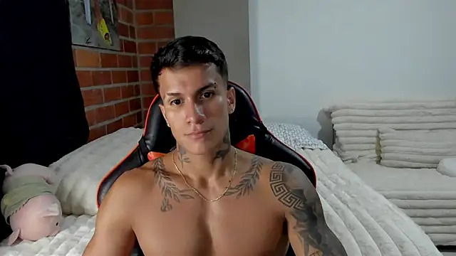 pettergrey1 online show from 11-11-25, 11:05