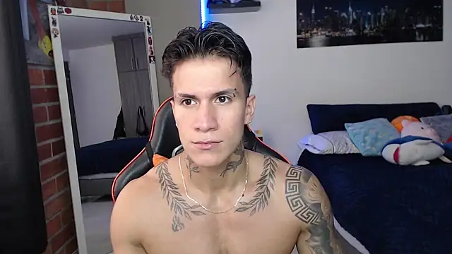 Snapshot of pettergrey1 chatting on 06-19-26, 08:23 pettergrey1 online show from 06-19-26, 08:23