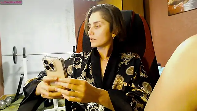 Snapshot of womanstrong78 chatting on 01-05-25, 06:24 womanstrong78 online show from 01-05-25, 06:24