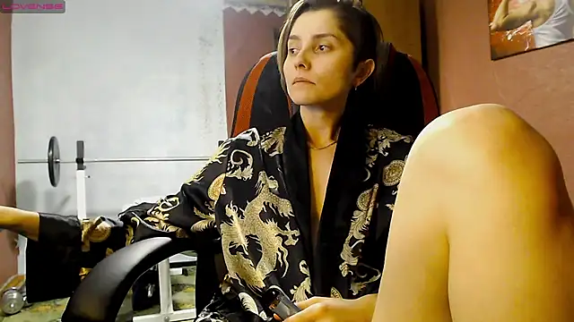 Snapshot of womanstrong78 chatting on 01-06-25, 04:02 womanstrong78 online show from 01-06-25, 04:02