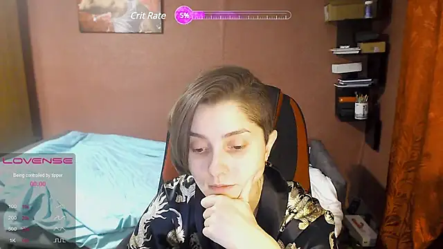 Snapshot of womanstrong78 chatting on 01-16-25, 01:47 womanstrong78 online show from 01-16-25, 01:47