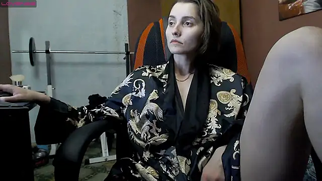 Snapshot of womanstrong78 chatting on 02-23-25, 04:57 womanstrong78 online show from 02-23-25, 04:57