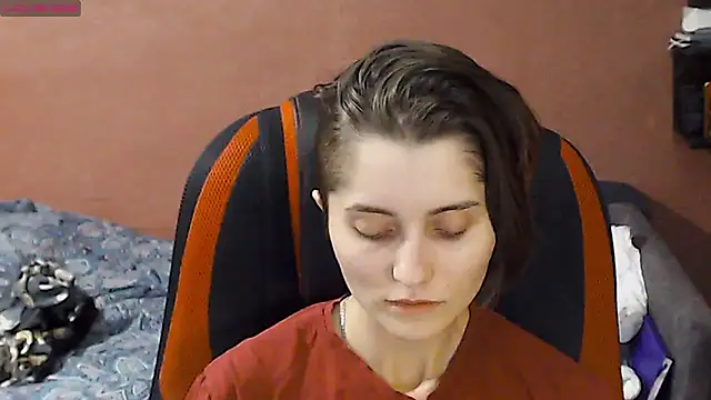 Snapshot of womanstrong78 chatting on 02-27-25, 05:04 womanstrong78 online show from 02-27-25, 05:04