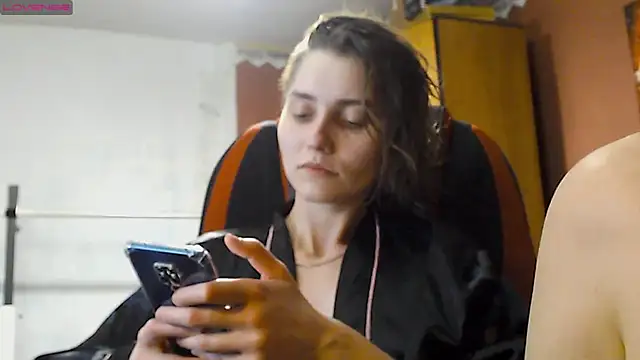 Snapshot of womanstrong78 chatting on 03-05-25, 04:13 womanstrong78 online show from 03-05-25, 04:13