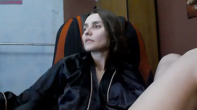 Snapshot of womanstrong78 chatting on 03-05-25, 07:17 womanstrong78 online show from 03-05-25, 07:17