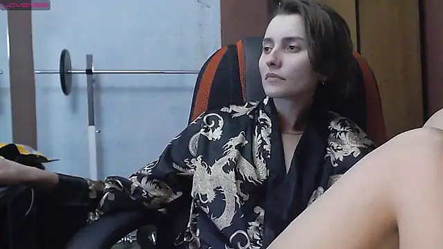 Snapshot of womanstrong78 chatting on 03-09-25, 04:33 womanstrong78 online show from 03-09-25, 04:33