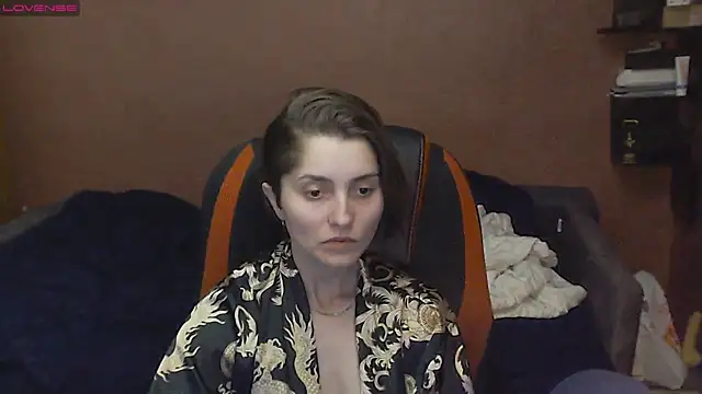 Snapshot of womanstrong78 chatting on 03-11-25, 05:13 womanstrong78 online show from 03-11-25, 05:13