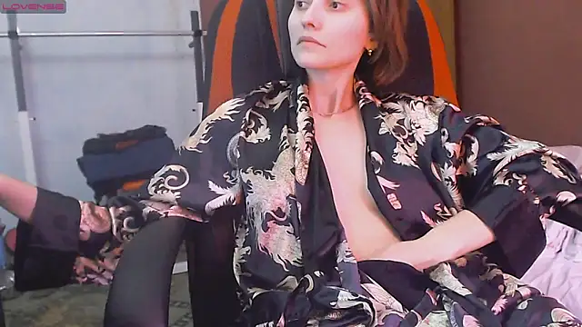 Snapshot of womanstrong78 chatting on 03-22-25, 06:33 womanstrong78 online show from 03-22-25, 06:33