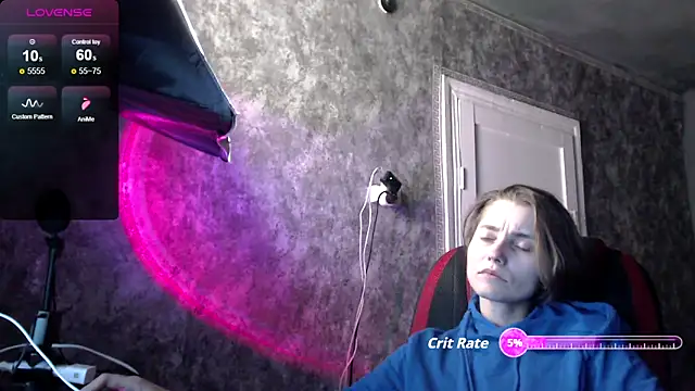 Snapshot of womanstrong78 chatting on 09-11-25, 06:13 womanstrong78 online show from 09-11-25, 06:13