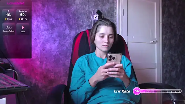 Snapshot of womanstrong78 chatting on 09-20-25, 05:41 womanstrong78 online show from 09-20-25, 05:41