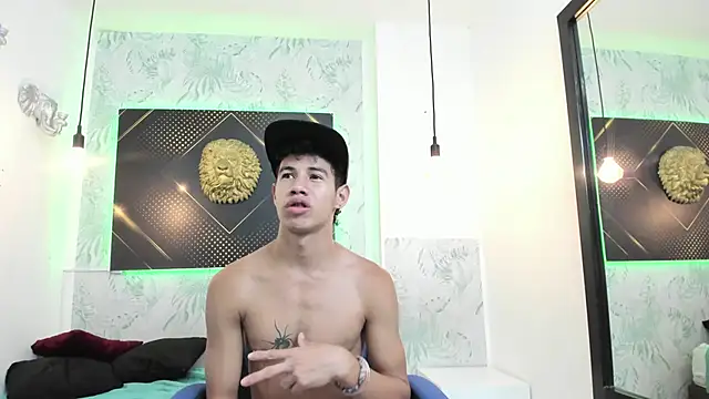 Snapshot of Erick_Zhimerman chatting on 02-19-25, 06:11 Erick Zhimerman online show from 02-19-25, 06:11