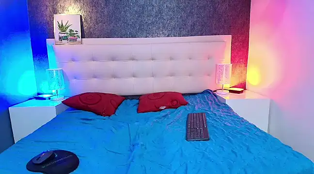 Snapshot of Erick_Zhimerman chatting on 03-08-25, 06:43 Erick Zhimerman online show from 03-08-25, 06:43