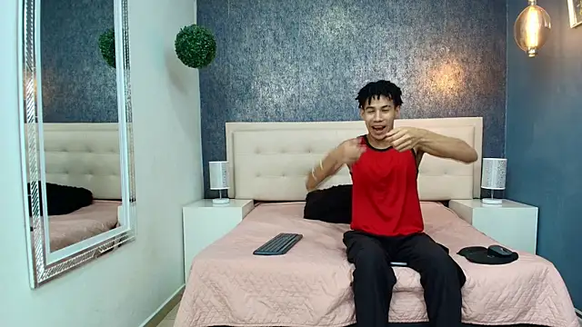 Snapshot of Erick_Zhimerman chatting on 09-25-25, 02:59 Erick Zhimerman online show from 09-25-25, 02:59