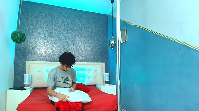 Snapshot of Erick_Zhimerman chatting on 11-03-25, 03:30 Erick Zhimerman online show from 11-03-25, 03:30