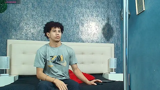 Snapshot of Erick_Zhimerman chatting on 11-27-25, 04:58 Erick Zhimerman online show from 11-27-25, 04:58