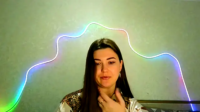 Snapshot of SeductiveTati chatting on 12-16-25, 01:43 SeductiveTati online show from 12-16-25, 01:43