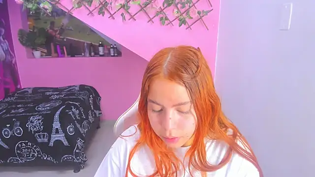 Snapshot of marcellaa303av chatting on 01-29-25, 02:30 marcellaa303av online show from 01-29-25, 02:30