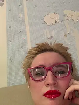 Snapshot of Charlotteeroseee chatting on 02-09-25, 01:35 Charlotteeroseee online show from 02-09-25, 01:35