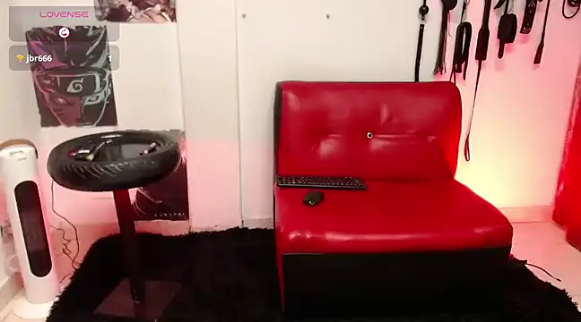 Snapshot of MadissomCute chatting on 12-13-24, 07:25 MadissomCute online show from 12-13-24, 07:25