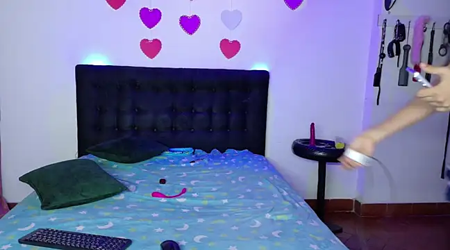 Snapshot of MadissomCute chatting on 02-27-25, 01:16 MadissomCute online show from 02-27-25, 01:16