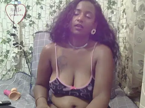 Snapshot of indiantina01 chatting on 02-12-25, 10:37 indiantina01 online show from 02-12-25, 10:37