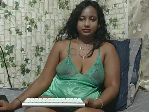 Snapshot of indiantina01 chatting on 02-16-25, 08:33 indiantina01 online show from 02-16-25, 08:33