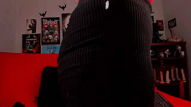 Snapshot of lilith-deveraux chatting on 05-13-26, 02:36 lilith-deveraux online show from 05-13-26, 02:36