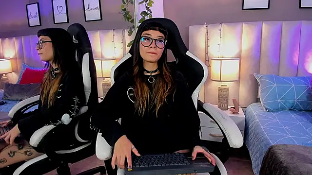 Snapshot of dayanne07 chatting on 11-18-25, 10:14 dayanne07 online show from 11-18-25, 10:14