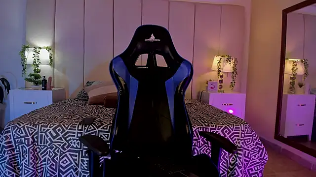 Snapshot of dayanne07 chatting on 12-22-25, 01:46 dayanne07 online show from 12-22-25, 01:46