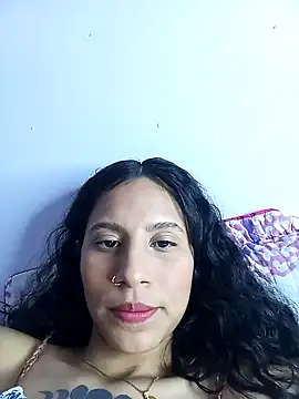 Snapshot of Karii-R chatting on 12-15-24, 03:45 Karii-R online show from 12-15-24, 03:45