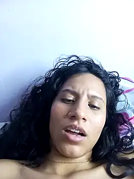 Snapshot of Karii-R chatting on 12-15-24, 06:51 Karii-R online show from 12-15-24, 06:51