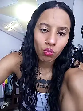 Snapshot of Karii-R chatting on 01-19-25, 05:49 Karii-R online show from 01-19-25, 05:49