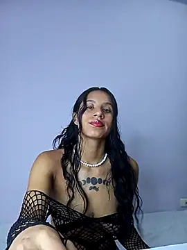 Snapshot of Karii-R chatting on 02-09-25, 03:43 Karii-R online show from 02-09-25, 03:43
