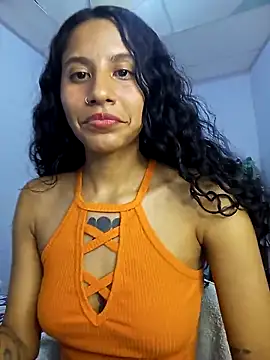 Snapshot of Karii-R chatting on 02-20-25, 04:18 Karii-R online show from 02-20-25, 04:18