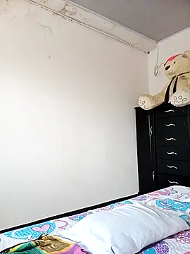 Snapshot of Karii-R chatting on 11-13-25, 06:51 Karii-R online show from 11-13-25, 06:51