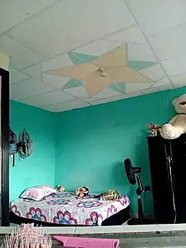 Karii-R online show from 03-19-26, 01:37