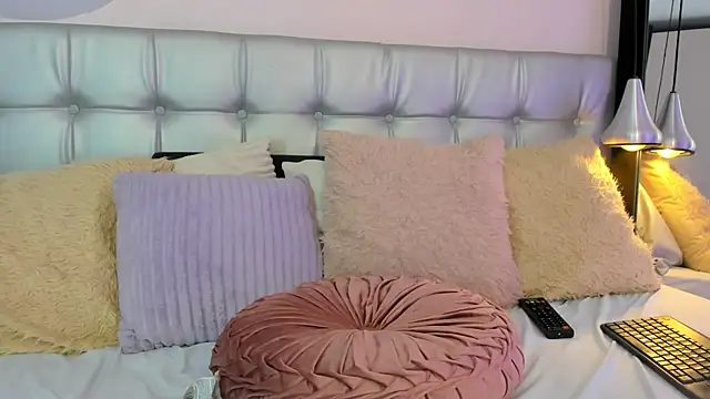 Snapshot of Axel_brunette1 chatting on 03-10-25, 01:45 Axel brunette1 online show from 03-10-25, 01:45