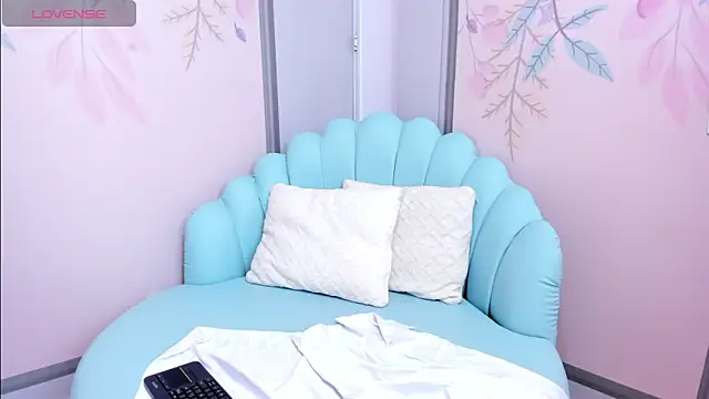 Snapshot of Sweetgirl4u_ chatting on 02-05-25, 03:09 Sweetgirl4u online show from 02-05-25, 03:09