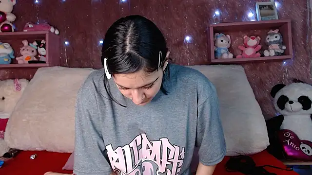 Snapshot of Nina_Ethan chatting on 12-08-24, 12:30 Nina Ethan online show from 12-08-24, 12:30