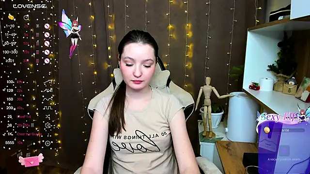 Snapshot of Fairyy_Moon chatting on 12-26-24, 02:59 Fairyy Moon online show from 12-26-24, 02:59