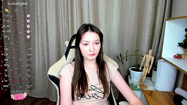 Snapshot of Fairyy_Moon chatting on 01-13-25, 12:24 Fairyy Moon online show from 01-13-25, 12:24