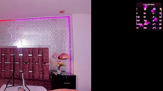 Snapshot of KylieVictoria chatting on 11-07-25, 05:29 KylieVictoria online show from 11-07-25, 05:29